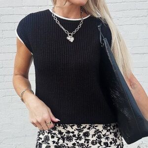 ❄️NEW LISTING❄️ Infinity Raine Contrast Trim Knit Sweater Top in Blaxk